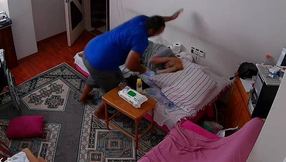 sizofren doktorun dovdugu yatalak anne hastanede oldu h3CsvRNM