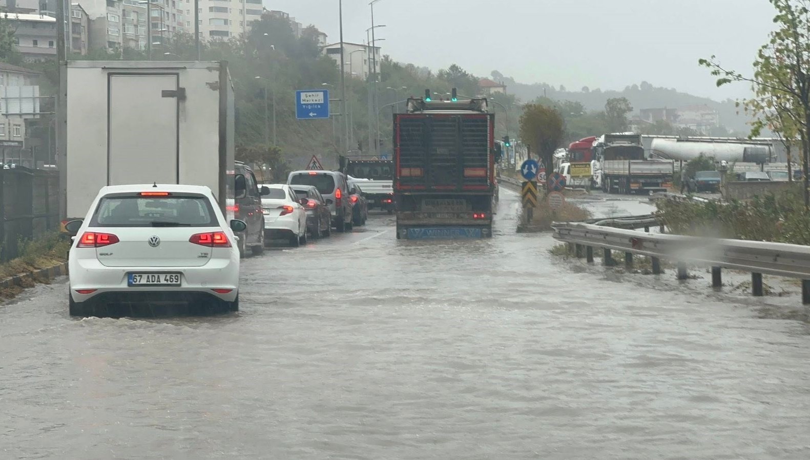 zonguldakta siddetli yagis ulasimi aksatti iIy4BOwp
