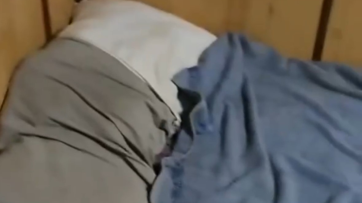 balikesirde yaklasik 1 aydir demir sahasinda bekleyen murettebat maaslarini alamiyor YjxyeBFi.jpg