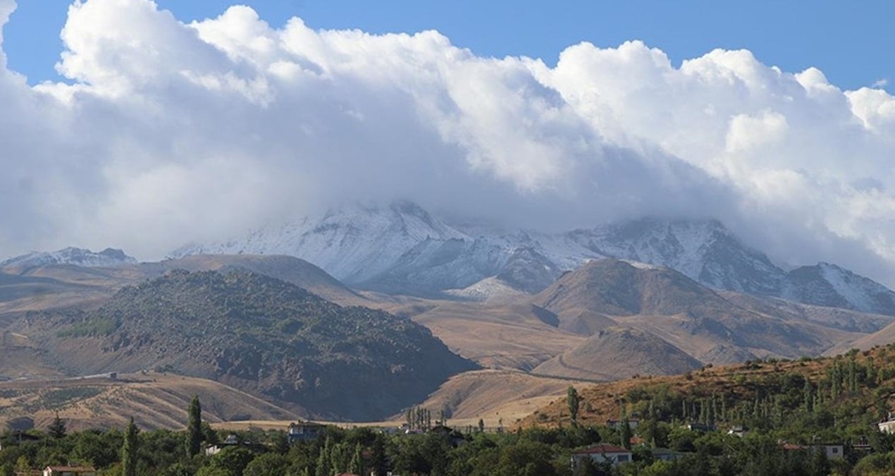 erciyes dagina kar yagdi hava sicakligi eksi 3 dereceye dustu vxRLTMSX
