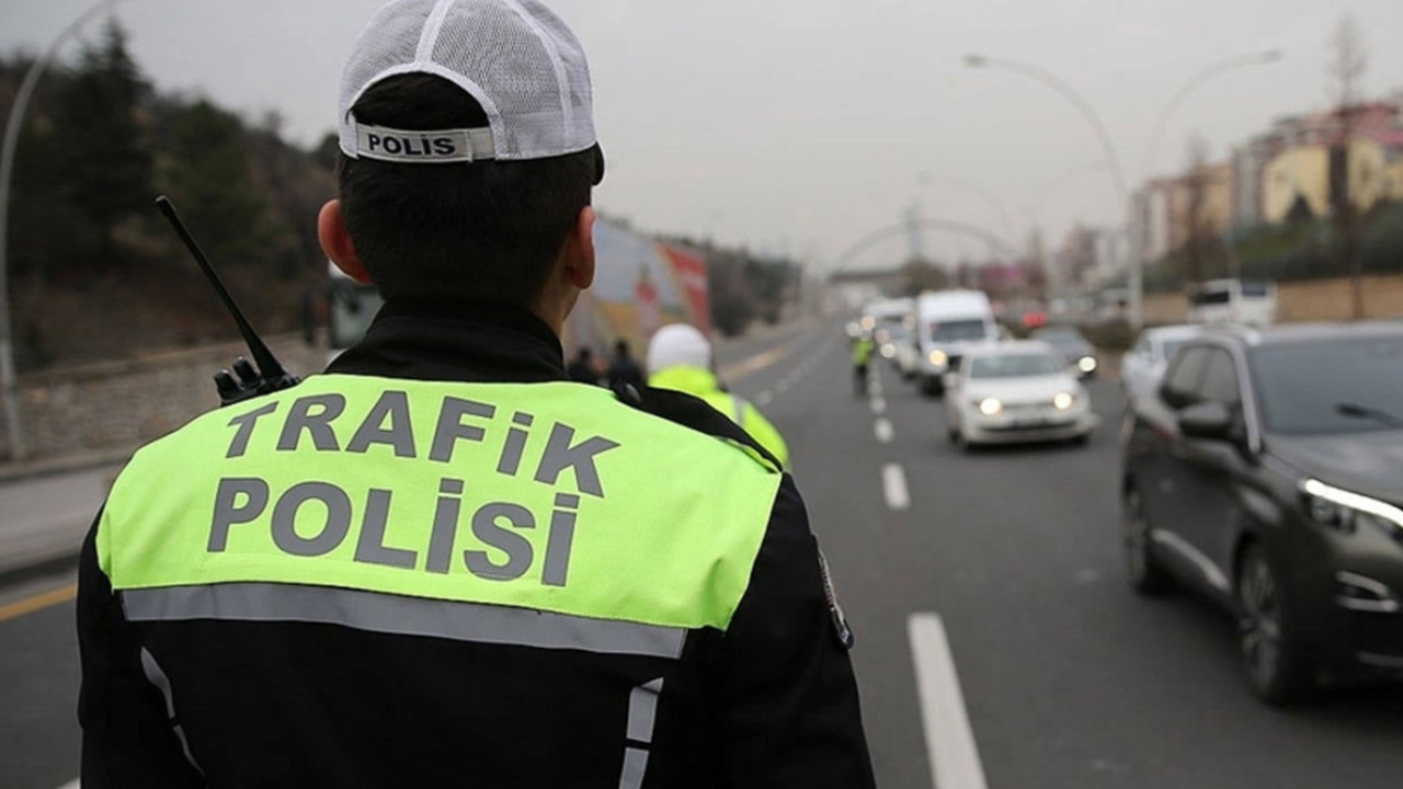 istanbulda bazi yollar trafige kapatildi R1fPdQ57.png