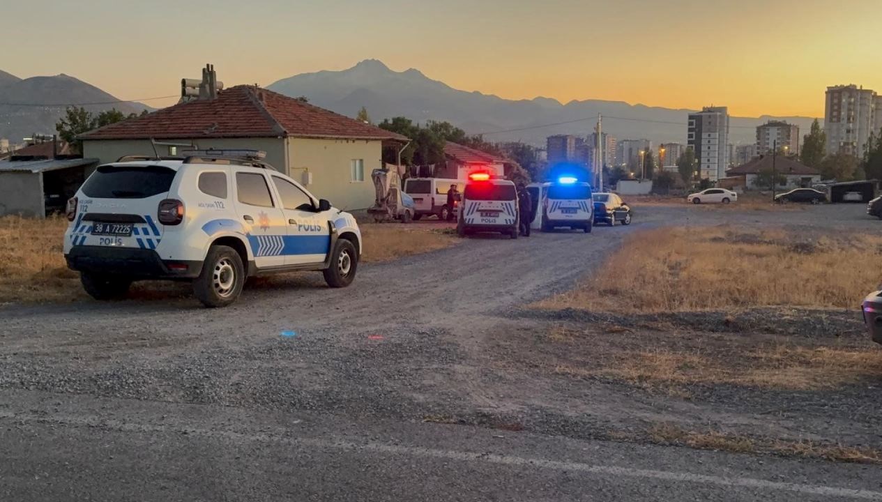 kar maskeli saldirganlar baba ve oglunu vurdu trIEdvA8
