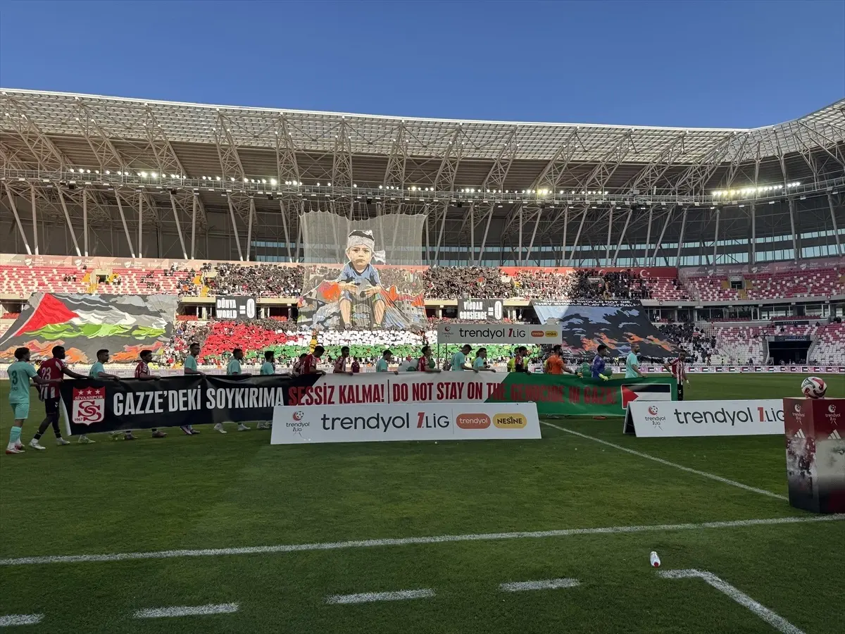 sivasspor taraftarindan filistine destek koreografisi y1I28ZIu