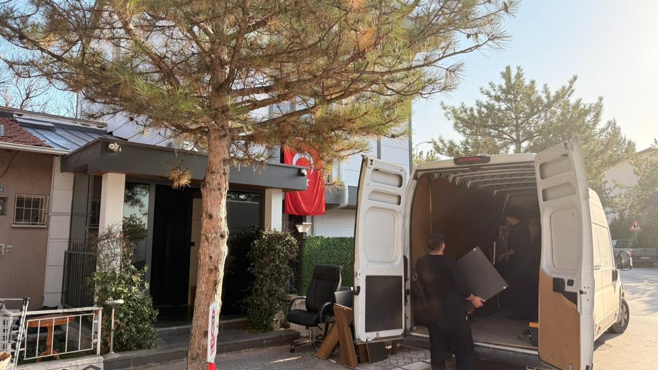 kemal kilicdaroglu ofisini bosaltti L6WS3Ahx.jpg