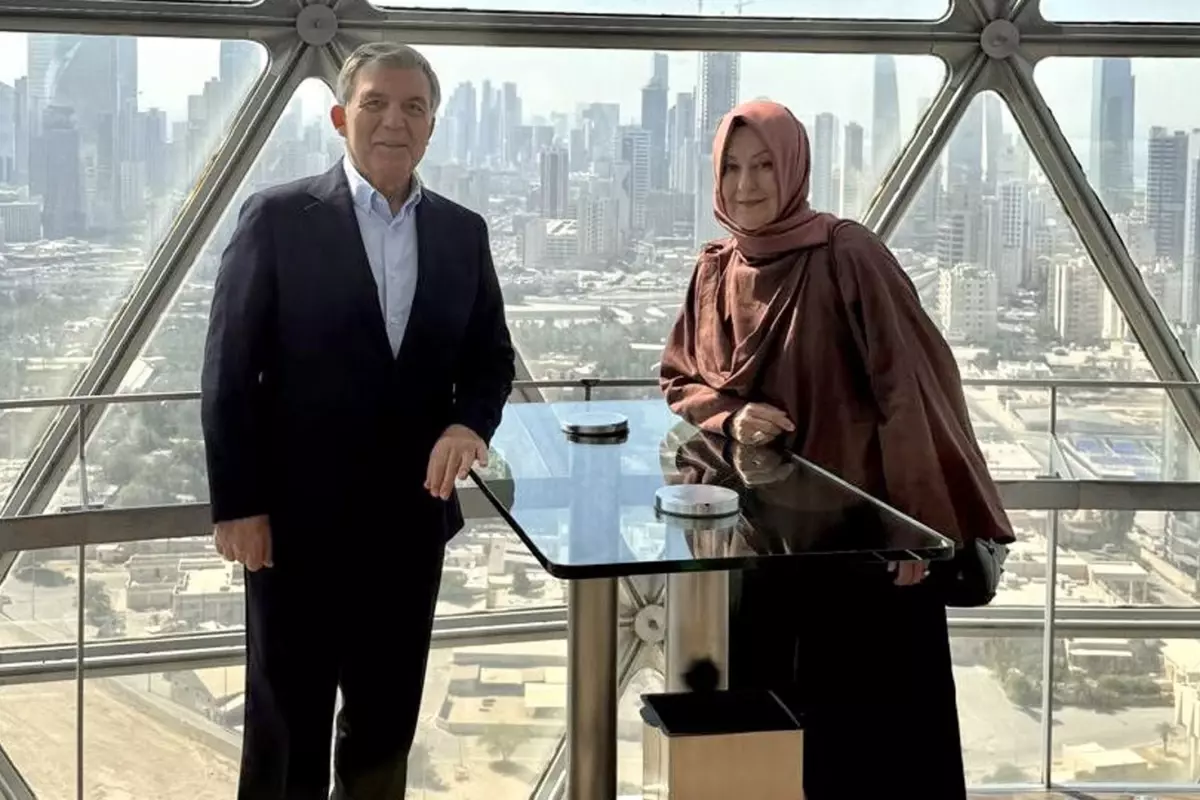 uzun suredir ortalarda yoklardi abdullah gul ve esi bakin nerede goruntulendi LmdMJNXw.jpg