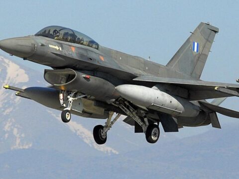 Korkuya kapilan yunanistan israile sarildi ZN5ARBGm