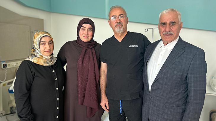 Fransa’da riskli olarak değerlendirilen tümör Van’da başarıyla alındı! İki çocuk annesi sağlığına kavuştu