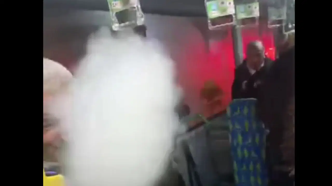 Kadıköy’de bir yolcu otobüste biber gazı kullandı